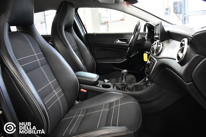 MERCEDES-BENZ GLA 180 CDI Sport